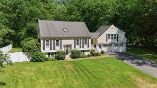 16 Fairview Farm Rd, Haverhill, MA 01832