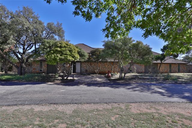 5717 Fm 2647, Winters, TX 79567