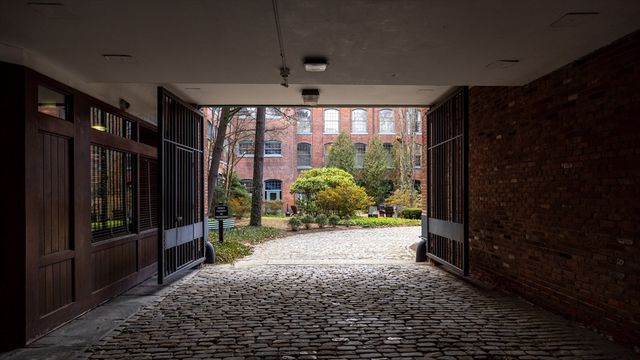 555 S Main St 321, Providence, RI 02903