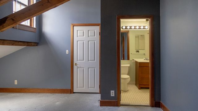 555 S Main St 321, Providence, RI 02903