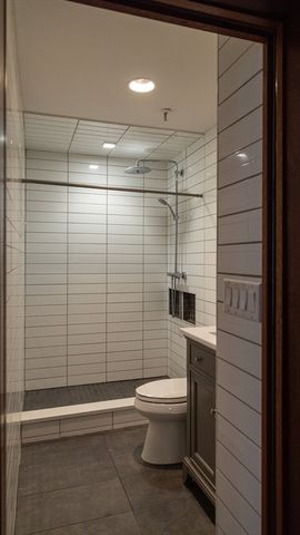 555 S Main St 321, Providence, RI 02903