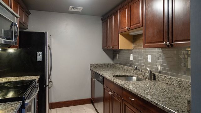 555 S Main St 321, Providence, RI 02903