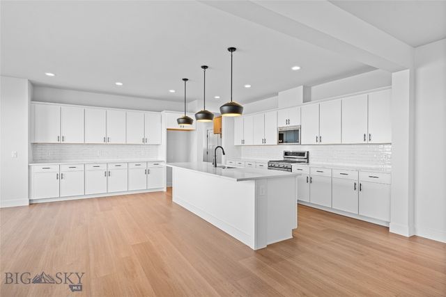 1505 Gun Slinger Lane, Belgrade, MT 59714