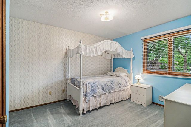 6724 Aldrich Avenue N, Brooklyn Center, MN 55430