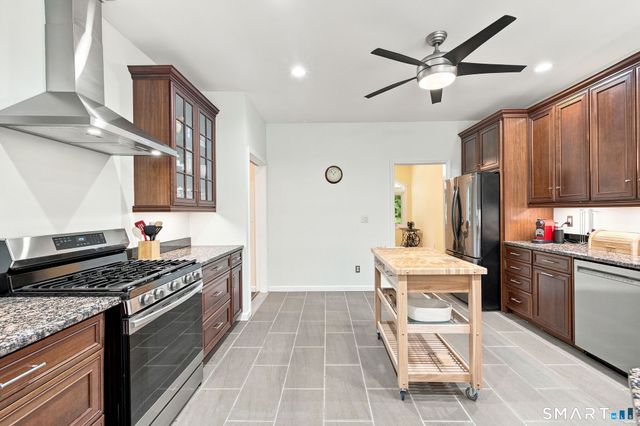 9-A New Bridge Road, Brookfield, CT 06804