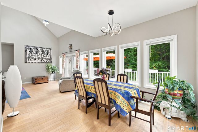 9-A New Bridge Road, Brookfield, CT 06804
