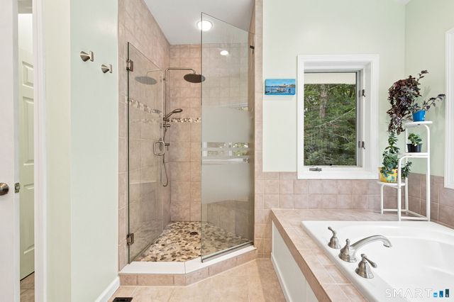 9-A New Bridge Road, Brookfield, CT 06804