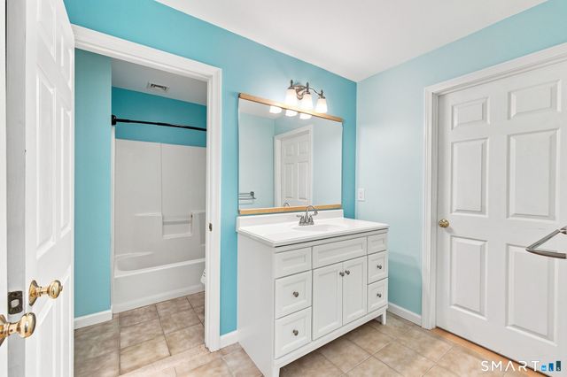 9-A New Bridge Road, Brookfield, CT 06804