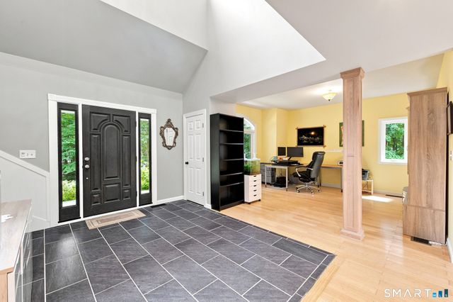 9-A New Bridge Road, Brookfield, CT 06804