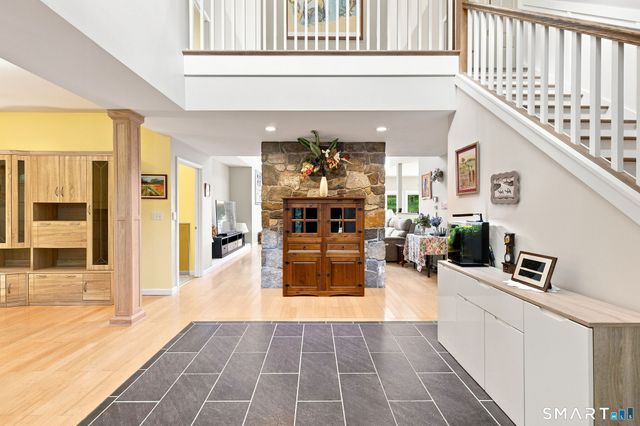 9-A New Bridge Road, Brookfield, CT 06804