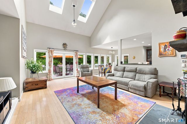 9-A New Bridge Road, Brookfield, CT 06804
