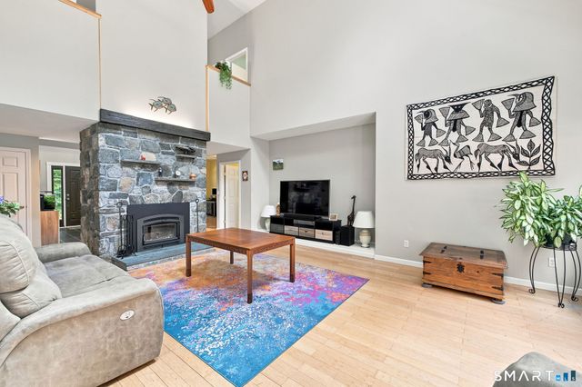 9-A New Bridge Road, Brookfield, CT 06804
