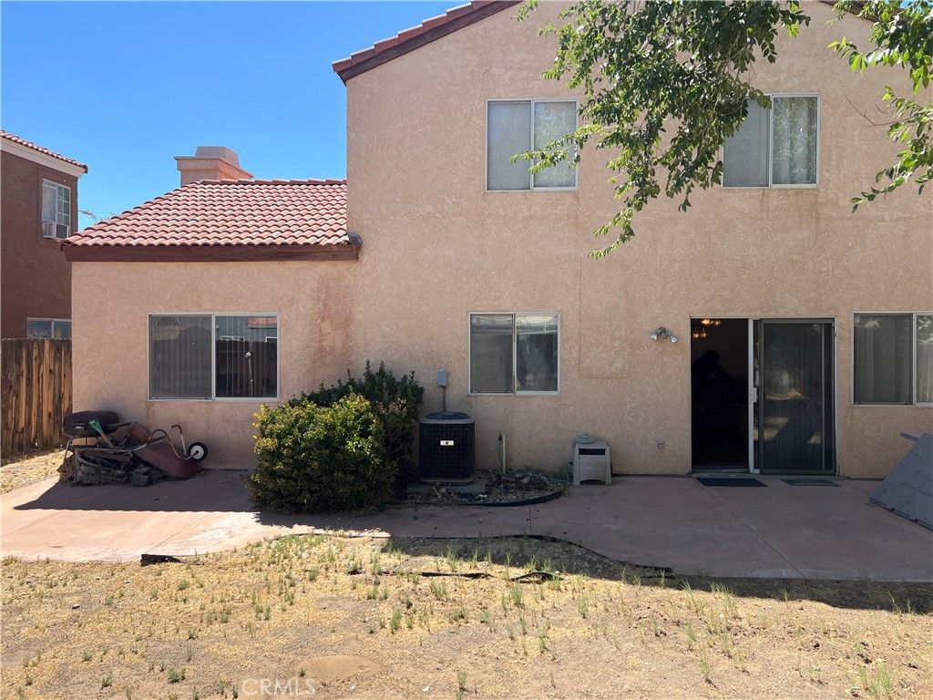 Image 5 of property listing at 44630 3470 17th E,, Lancaster, CA 93535