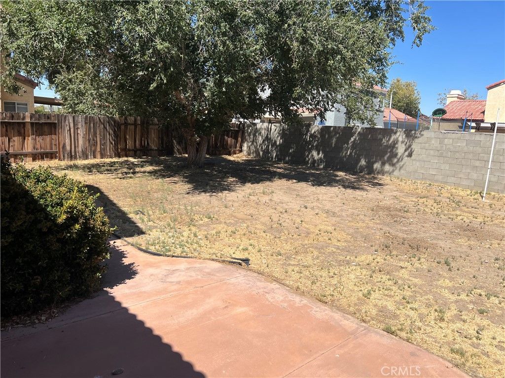 Image 7 of property listing at 44630 3470 17th E,, Lancaster, CA 93535