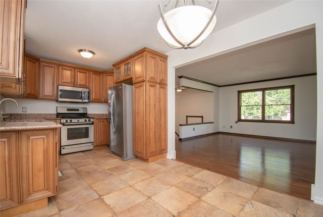 1148 Pinehurst Lane, Norwalk, IA 50211