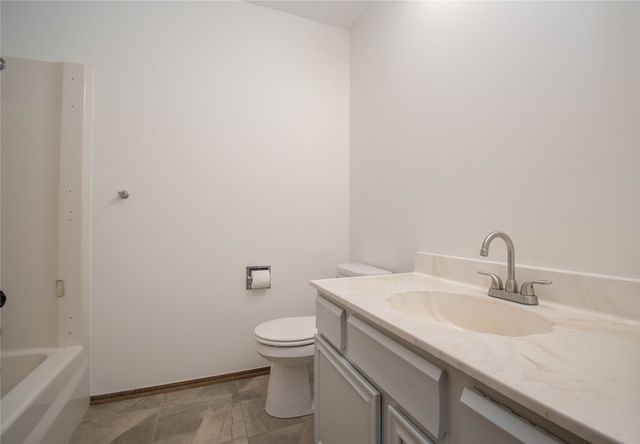 1148 Pinehurst Lane, Norwalk, IA 50211