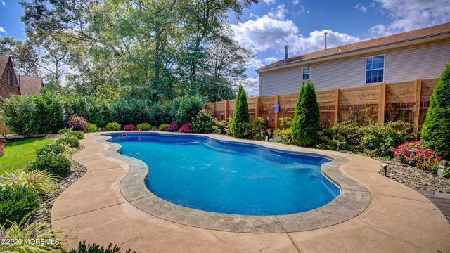 22 Quail Run, Brick, NJ 08723