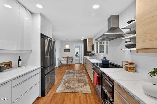 32 Mount Bolus Road, Chapel Hill, NC 27514