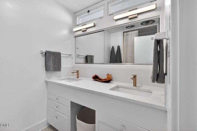 32 Mount Bolus Road, Chapel Hill, NC 27514