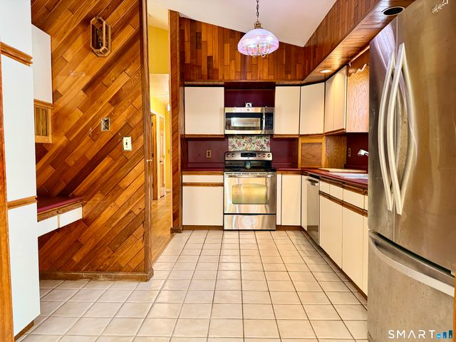30 Valley Brook Terrace, Stratford, CT 06614