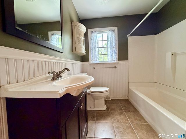 30 Valley Brook Terrace, Stratford, CT 06614