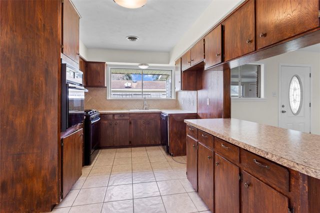 3601 E Jasmine Street, Pearland, TX 77581