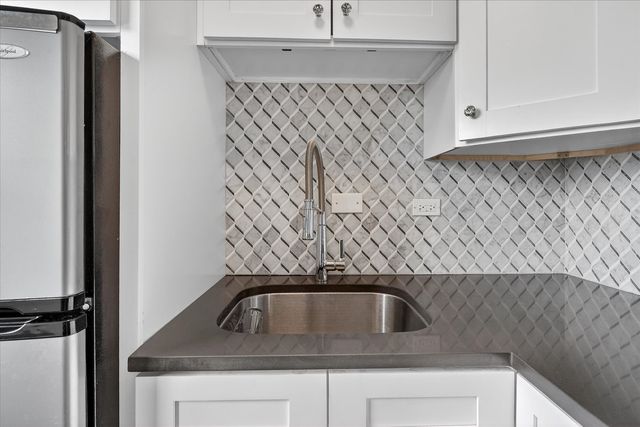 4880 N Marine Drive 716, Chicago, IL 60640