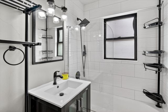 4880 N Marine Drive 716, Chicago, IL 60640