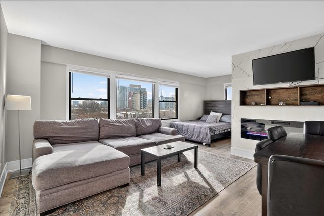 4880 N Marine Drive 716, Chicago, IL 60640