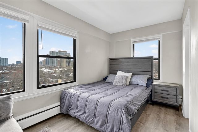 4880 N Marine Drive 716, Chicago, IL 60640