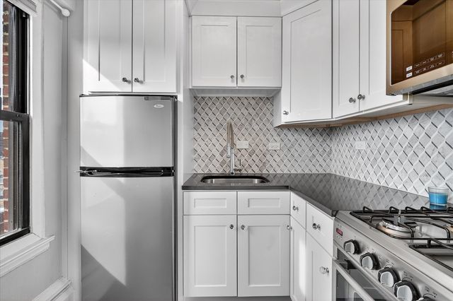 4880 N Marine Drive 716, Chicago, IL 60640