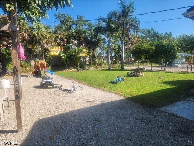 4707 Duera Mae DR, Fort Myers, FL 33908