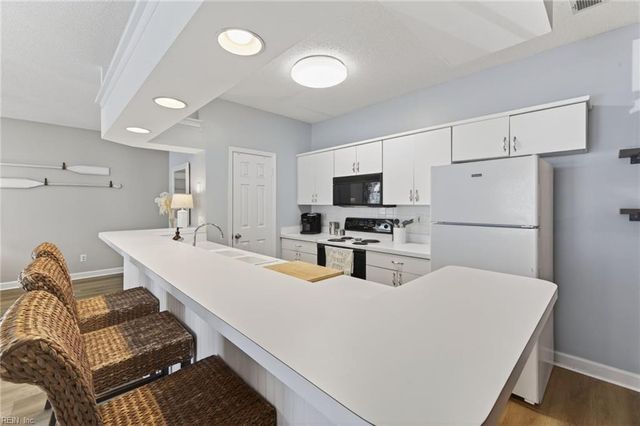 2301 Beach Haven Dr Apt 202, Virginia Beach, VA 23451