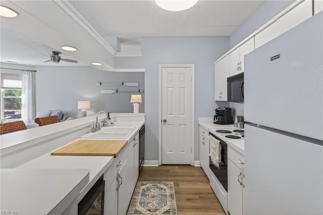 2301 Beach Haven Dr Apt 202, Virginia Beach, VA 23451