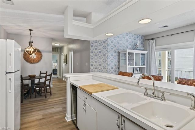 2301 Beach Haven Dr Apt 202, Virginia Beach, VA 23451
