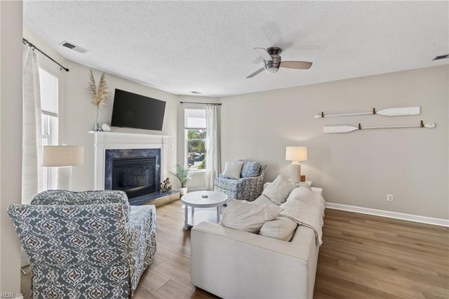 2301 Beach Haven Dr Apt 202, Virginia Beach, VA 23451