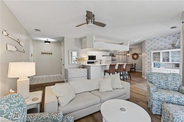 2301 Beach Haven Dr Apt 202, Virginia Beach, VA 23451