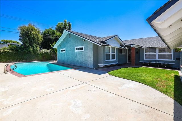 2932 Bostonian, Los Alamitos, CA 90720