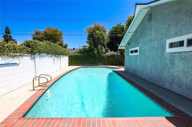 2932 Bostonian, Los Alamitos, CA 90720