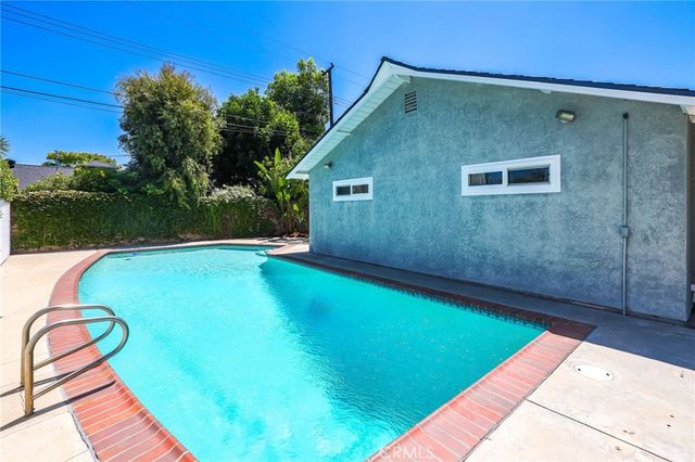 2932 Bostonian, Los Alamitos, CA 90720