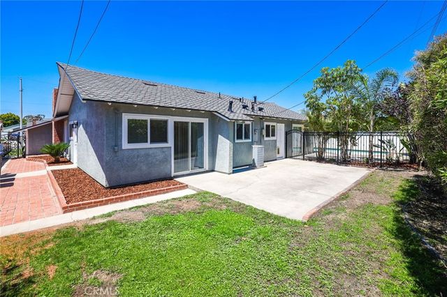 2932 Bostonian, Los Alamitos, CA 90720