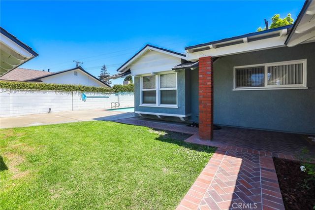 2932 Bostonian, Los Alamitos, CA 90720