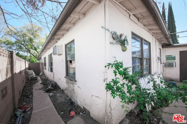 5663 Kester Avenue, North Hollywood, CA 91411