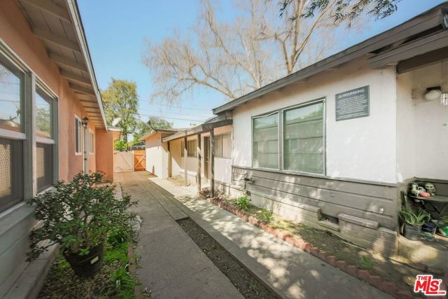 5663 Kester Avenue, North Hollywood, CA 91411