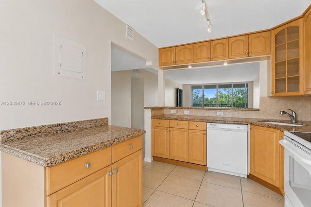 3010 N Course Dr 510, Pompano Beach, FL 33069