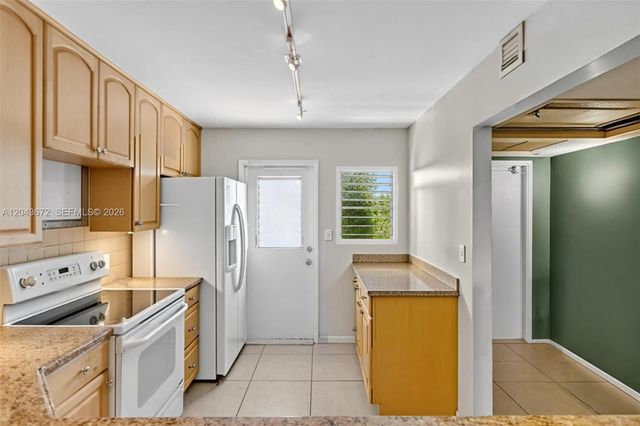 3010 N Course Dr 510, Pompano Beach, FL 33069