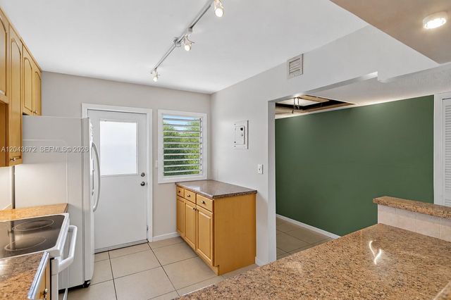 3010 N Course Dr 510, Pompano Beach, FL 33069
