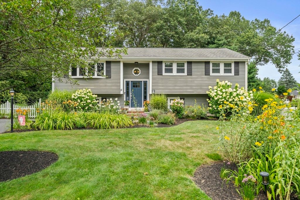 111 Zabrosky Ave, Stoughton, MA 02072