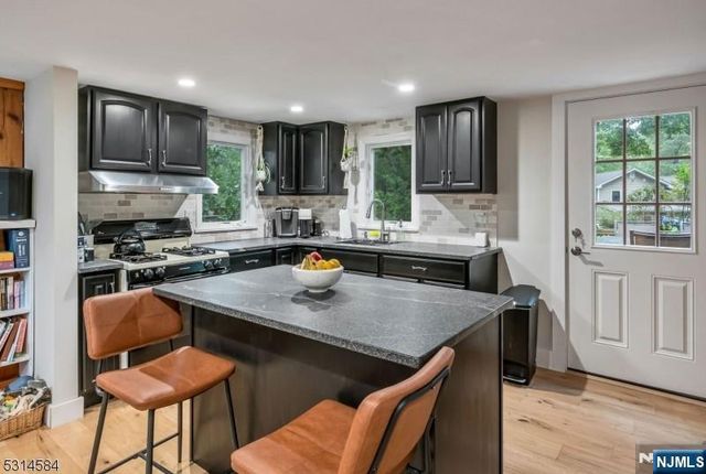 41 Bellot Road, Ringwood, NJ 07456