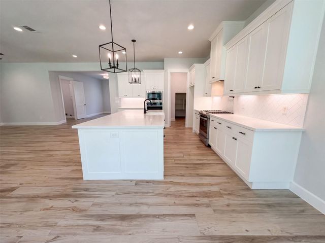 21211 Hidden Bend Loop, Magnolia, TX 77354